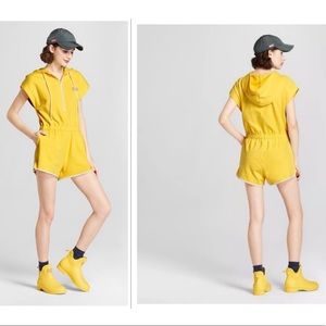 HUNTER Yellow Zip Up Romper Hoodie Size Medium NWT New